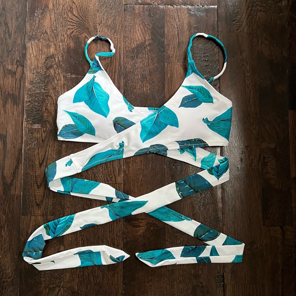 Tropical leaf floral print bikini tie top
